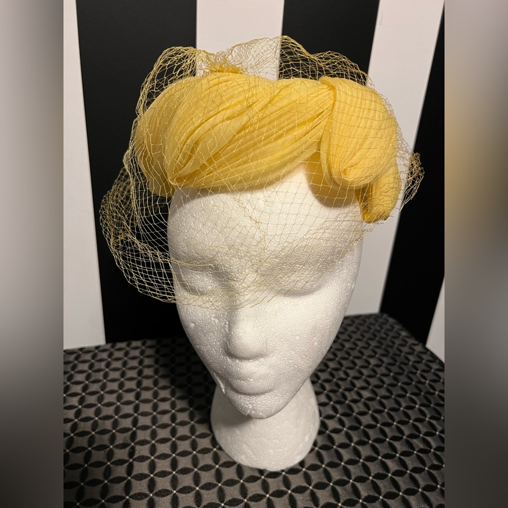 1960’s / 1970’s Union Made Vintage Yellow Turban Style Fascinator with Veil